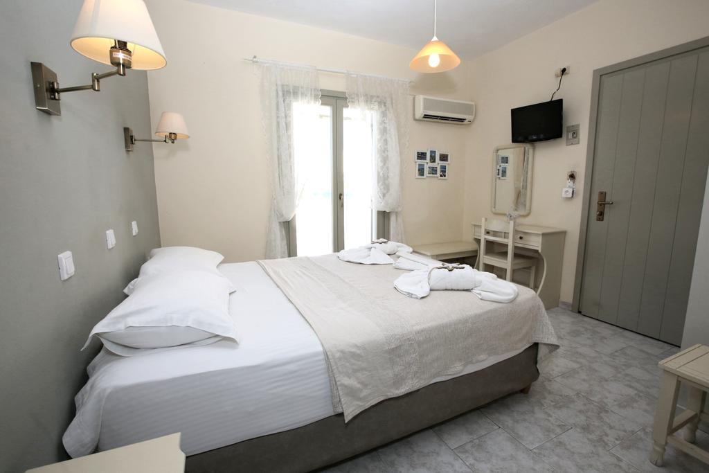 Alexandra'S Rooms Parikia  Bagian luar foto